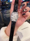 高級フランクミュラーコピー 多色樽型女性クォーツ時計 M215340 (6)