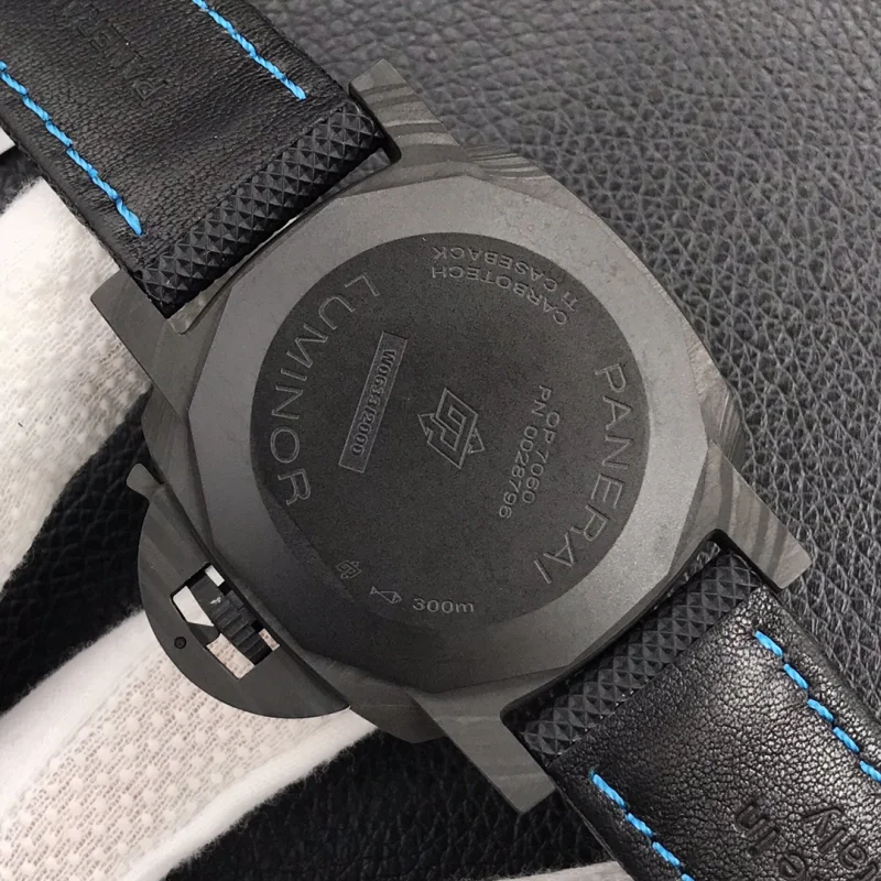 パネライ最も高度の新しいルミノシリーズカーボンファイバー時計 PAM01661-1[6]