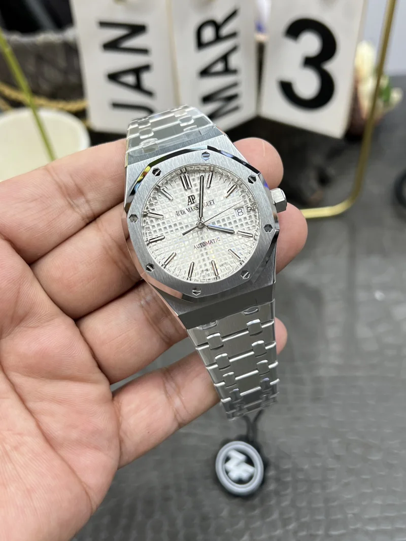 オーデマピゲ新品腕時計ロイヤルオーク 15400シリーズ フルオートマチックインテグレーテッドメカニカル 174991[1]