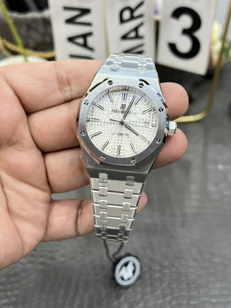オーデマピゲ新品腕時計ロイヤルオーク 15400シリーズ フルオートマチックインテグレーテッドメカニカル 174991[2]
