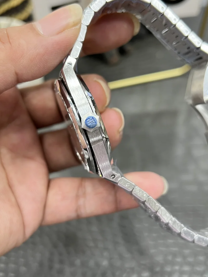 高級新商品オーデマピゲ男性のロイヤルオークフルダイヤモンド ブルーダイヤル2針時計 172274[5]