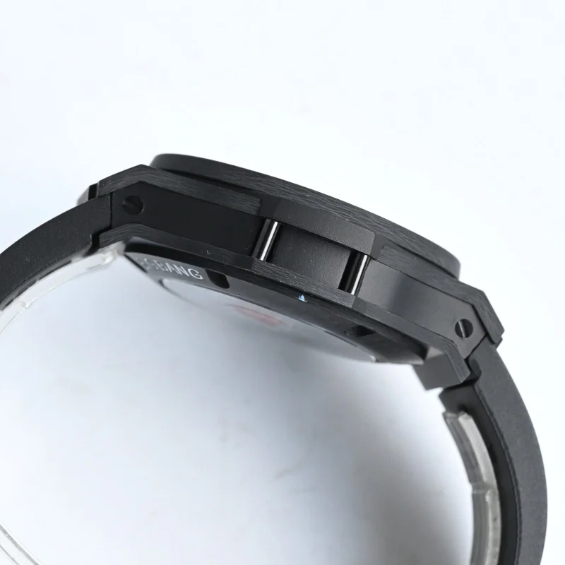 上流階級のウブロダブルドット信頼老舗時計サファイアガラスカーボンファイバーシリーズ 44mm 124316[5]