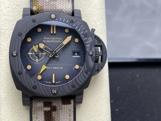 パネライ新品ネイビーシールズ カーボンファイバーケース カモフラージュストラップコピー時計 PAM1513