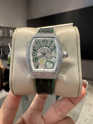 高級豪華スーパーコピーフランクミュラーV32 バレルシリーズダイヤモンドインレイ クラシックデジタルフェイス入荷 119777