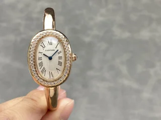 上流階級のカルティエ女性バスタブダイヤモンドリング 174934 素晴らしい価値