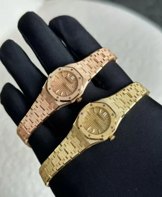 オーデマピゲロイヤルオーク2025最新品ミニクォーツコピー女性用腕時計 175802