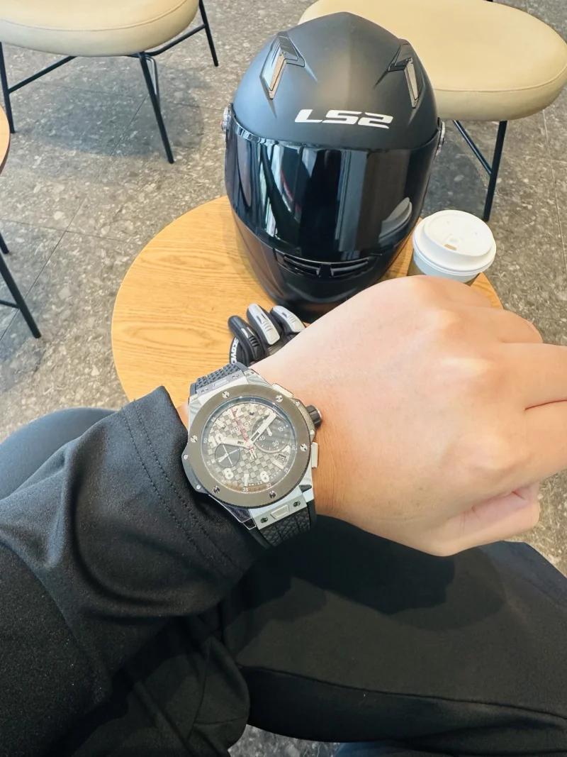 最新独特HUBLOTビッグバンコピー男性時計素材革新 431.OM.1338.RX シリーズ 127856[5]