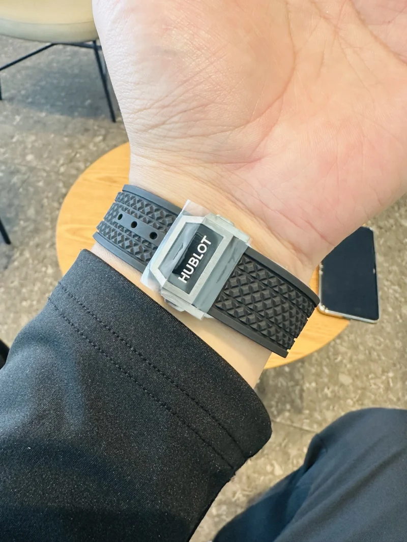 最新独特HUBLOTビッグバンコピー男性時計素材革新 431.OM.1338.RX シリーズ 127856[8]