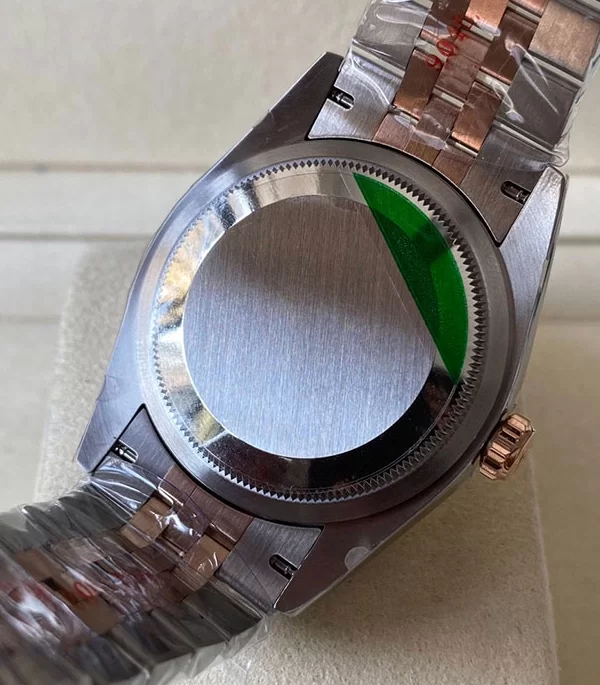 ロレックスコピーM126231-0025裏蓋