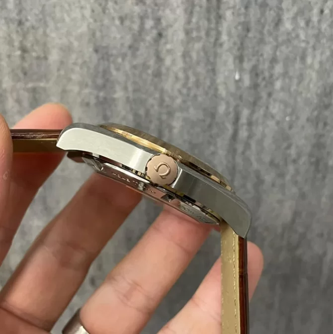 オメガ 231.23.42.21.02.001 時計コピー(3/6)