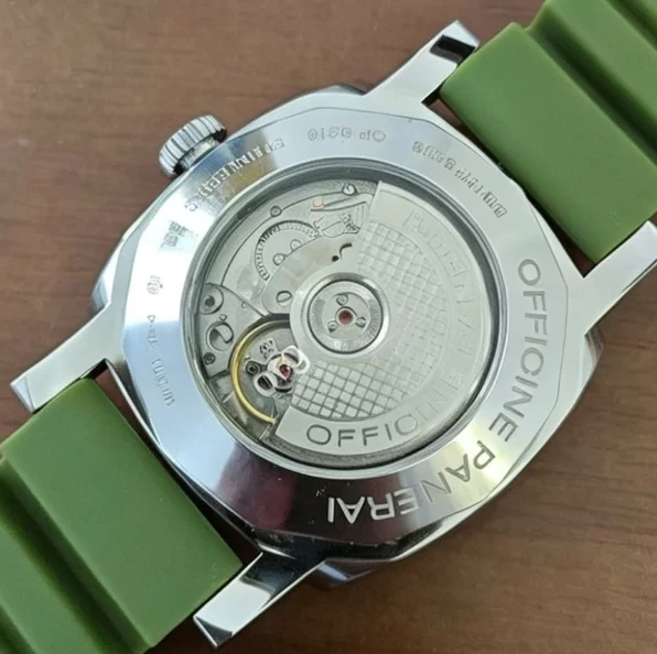 ブランドコピーパネライPAM00995裏蓋ムーブメント