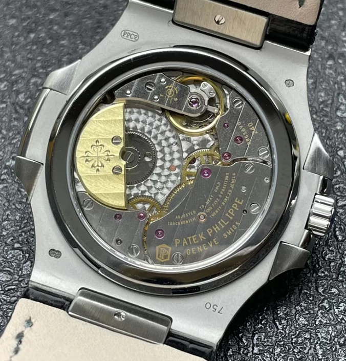 パテックフィリップ時計コピー5712G-0011裏蓋ムーブメント