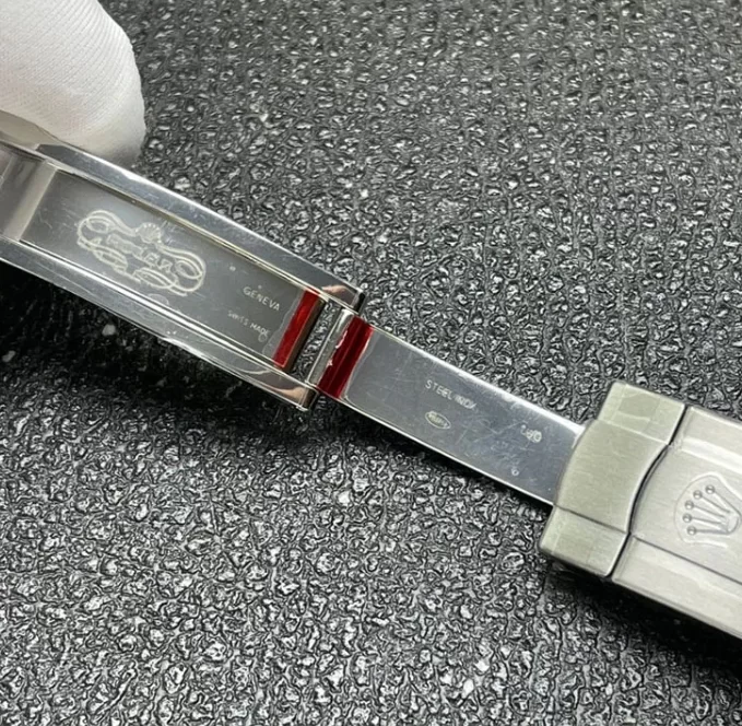 ロレックス M124300 時計コピー(5/5)