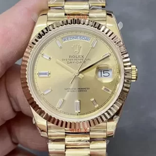 人気のブランドロレックスコピー デイデイト 40mm シャンパン文字盤 2836ムーブメント搭載！ M228238-0005