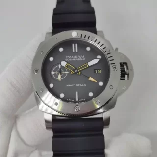 PAM01323 パネライコピー通販 Gmt サブマーシブル ネイビーシールズ