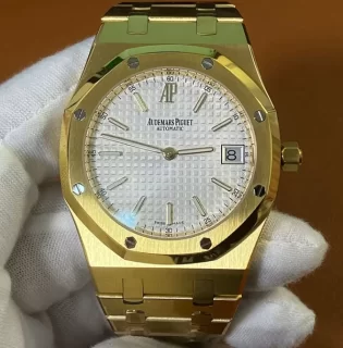 コピー 時計オーデマピゲ ロイヤルオーク ジャンボ エクストラシン 39mm イエローゴール 15202BA.OO.0944BA.01