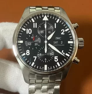 IWCスーパーコピー時計インターナショナルウォッチカンパニー パイロットクロノグラフ ブラック IW377710
