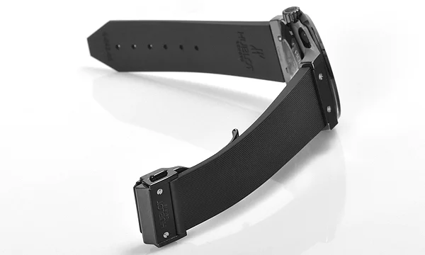 (HUBLOT)ウブロ ブランドコピー クラシック フュージョン ブラックマジック セラミック42mm 542.CM.1770.RX