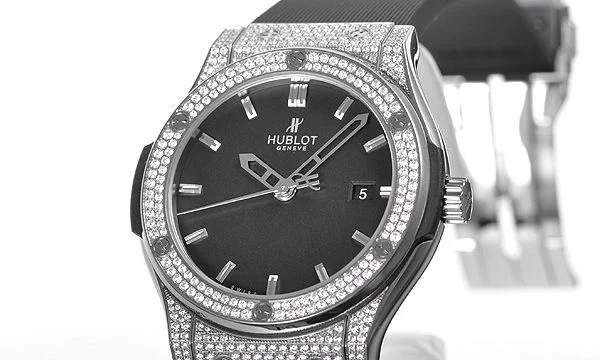 (HUBLOT)ウブロ ランドコピー クラシック フュージョン ジルコニウム パヴェ 542.ZX.1170.RX.1704