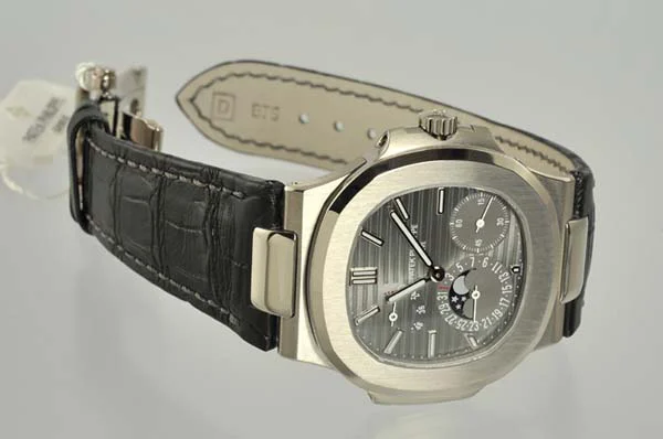 パテックフィリップ 腕時計コピー Patek Philippeノーチラス パワーリザーブ ムーンフェイズ 5712G