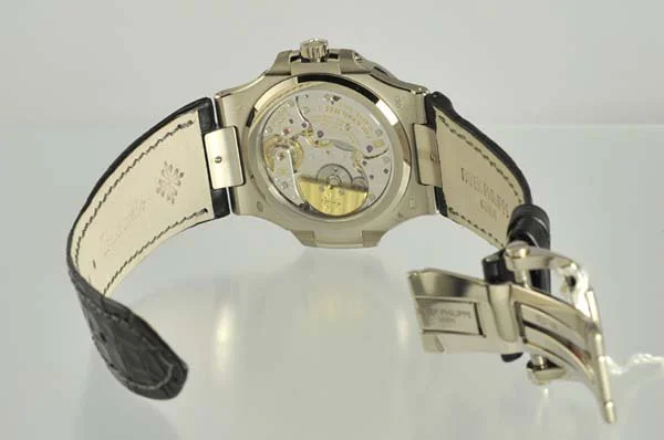 パテックフィリップ 腕時計コピー Patek Philippeノーチラス パワーリザーブ ムーンフェイズ 5712G